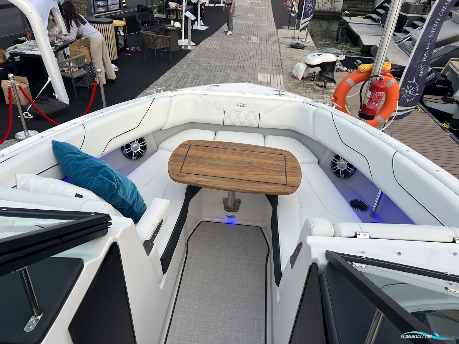 Regal LS6 Bowrider
