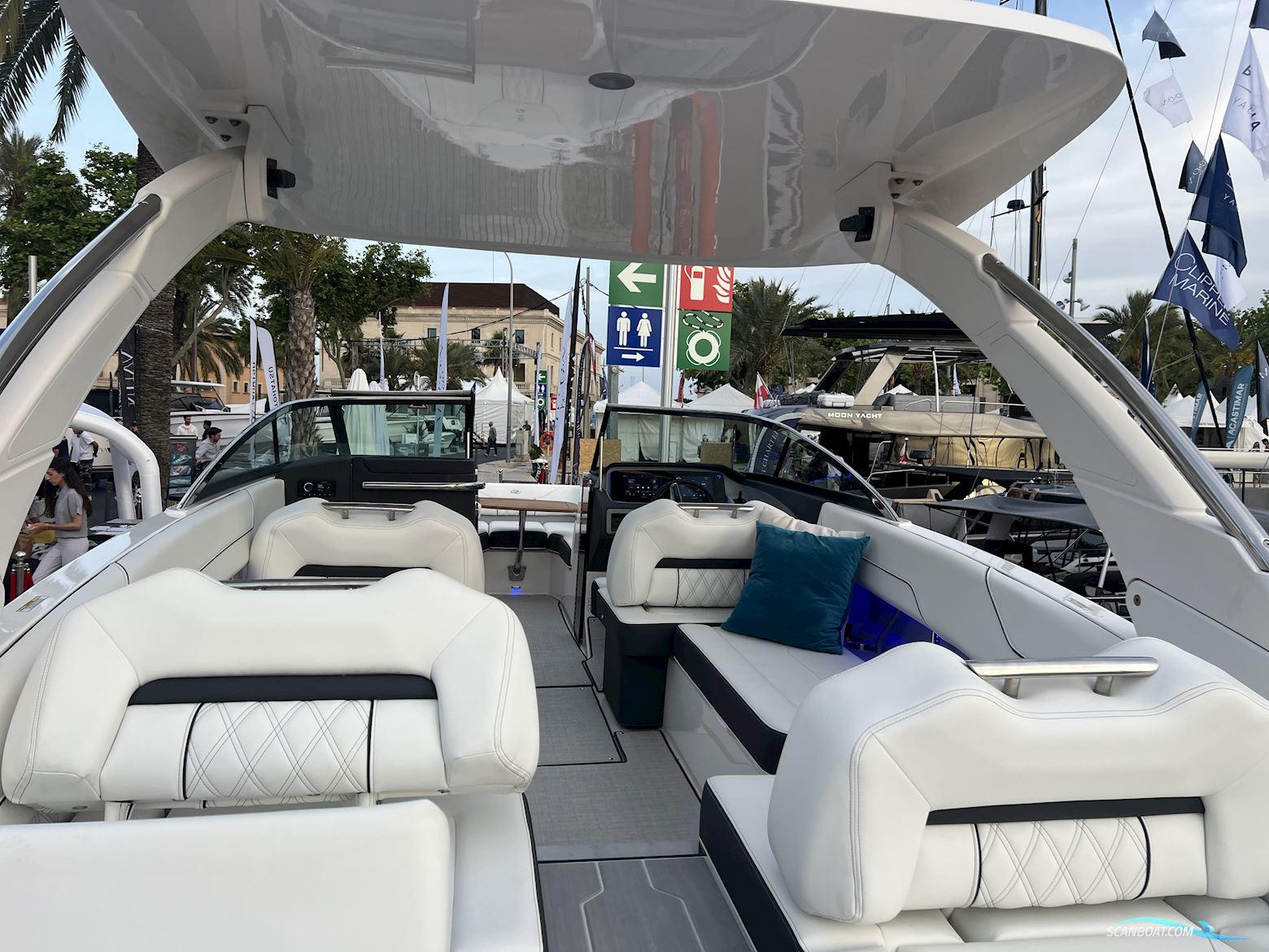 Regal LS6 Bowrider