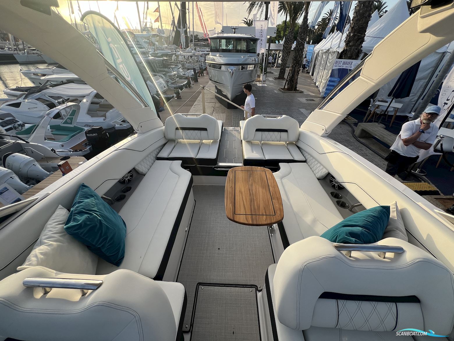 Regal LS6 Bowrider