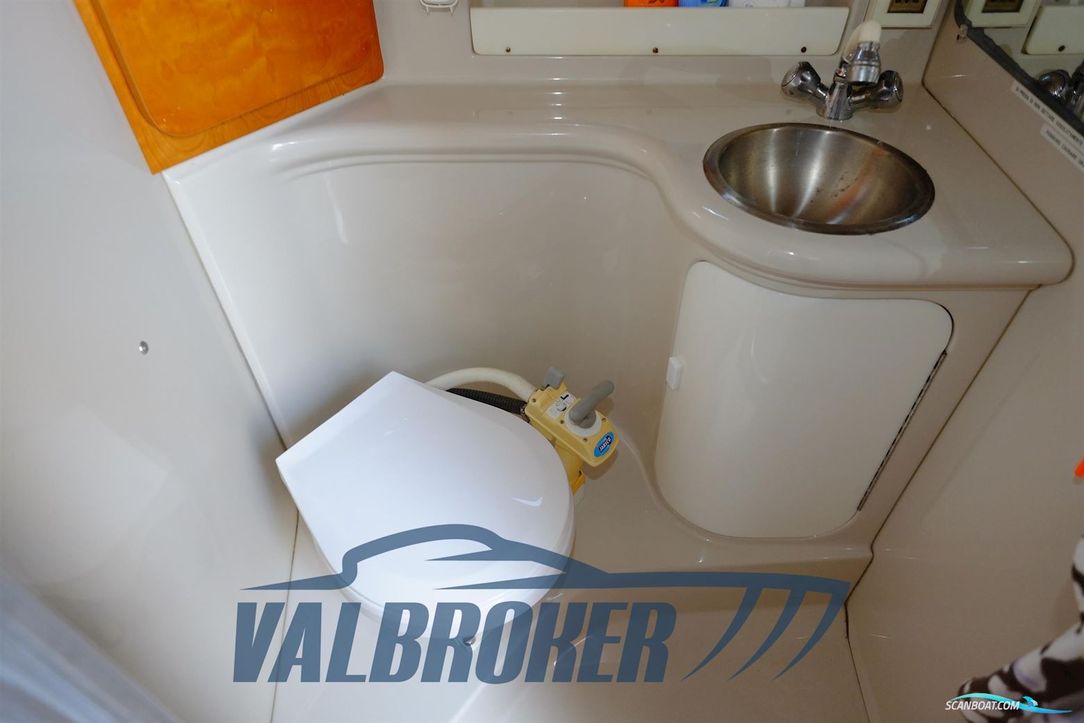 Regal Marine COMMODORE 2665