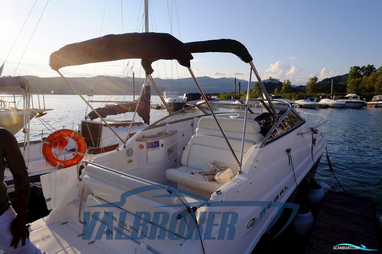 Regal Marine COMMODORE 2665