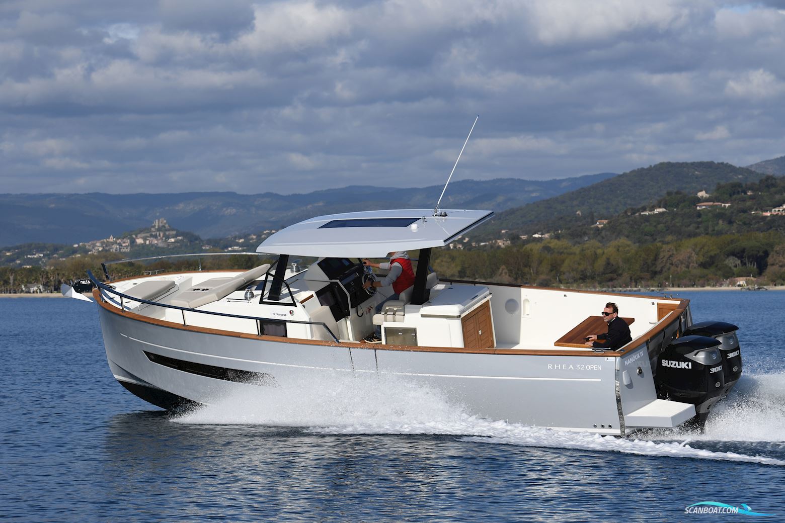 Rhéa 32 Open