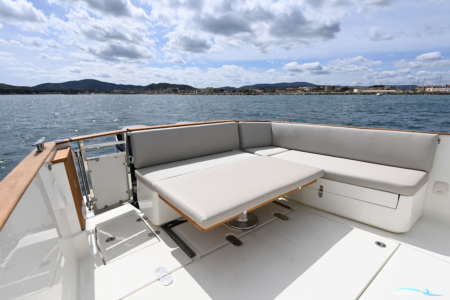 Rhéa 32 Open