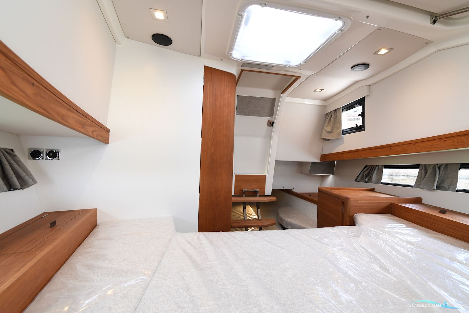 Rhéa 32 Open