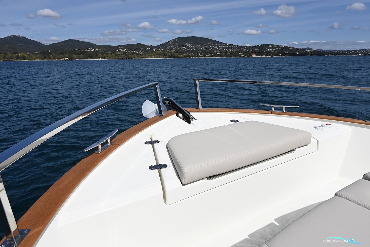 Rhéa 32 Open