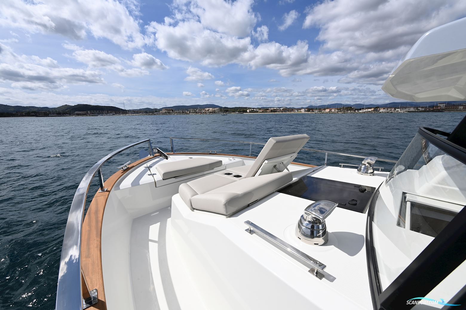 Rhéa 32 Open