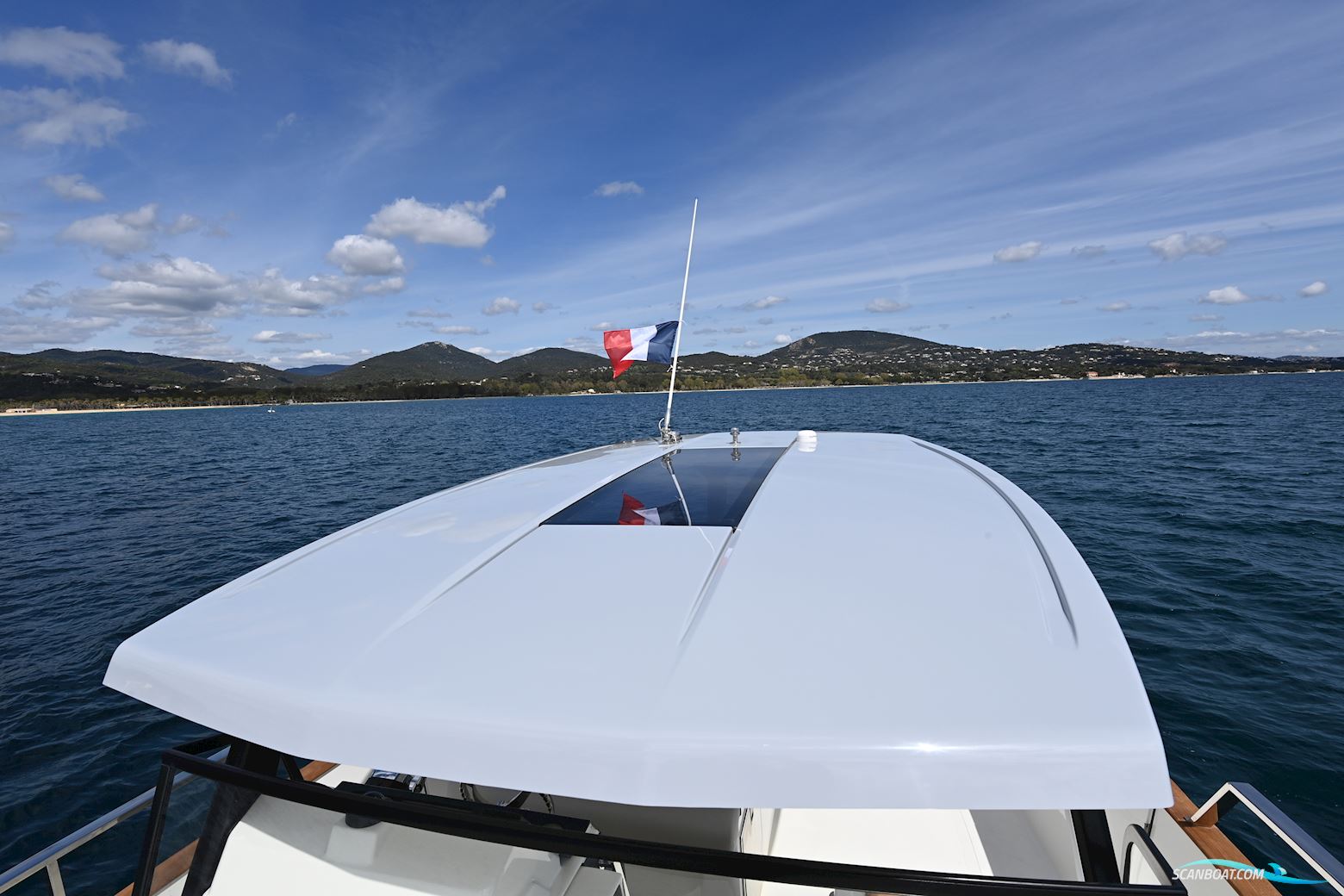 Rhéa 32 Open