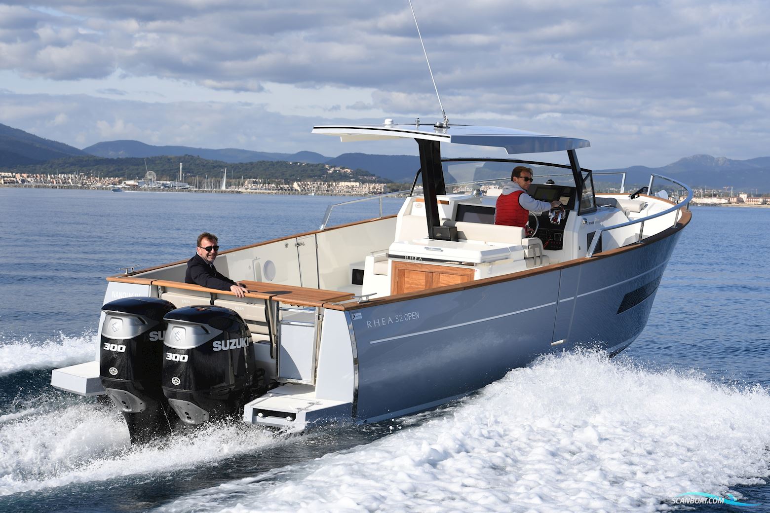 Rhéa 32 Open