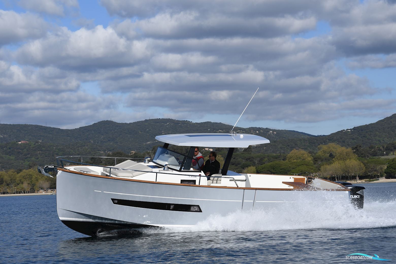 Rhéa 32 Open
