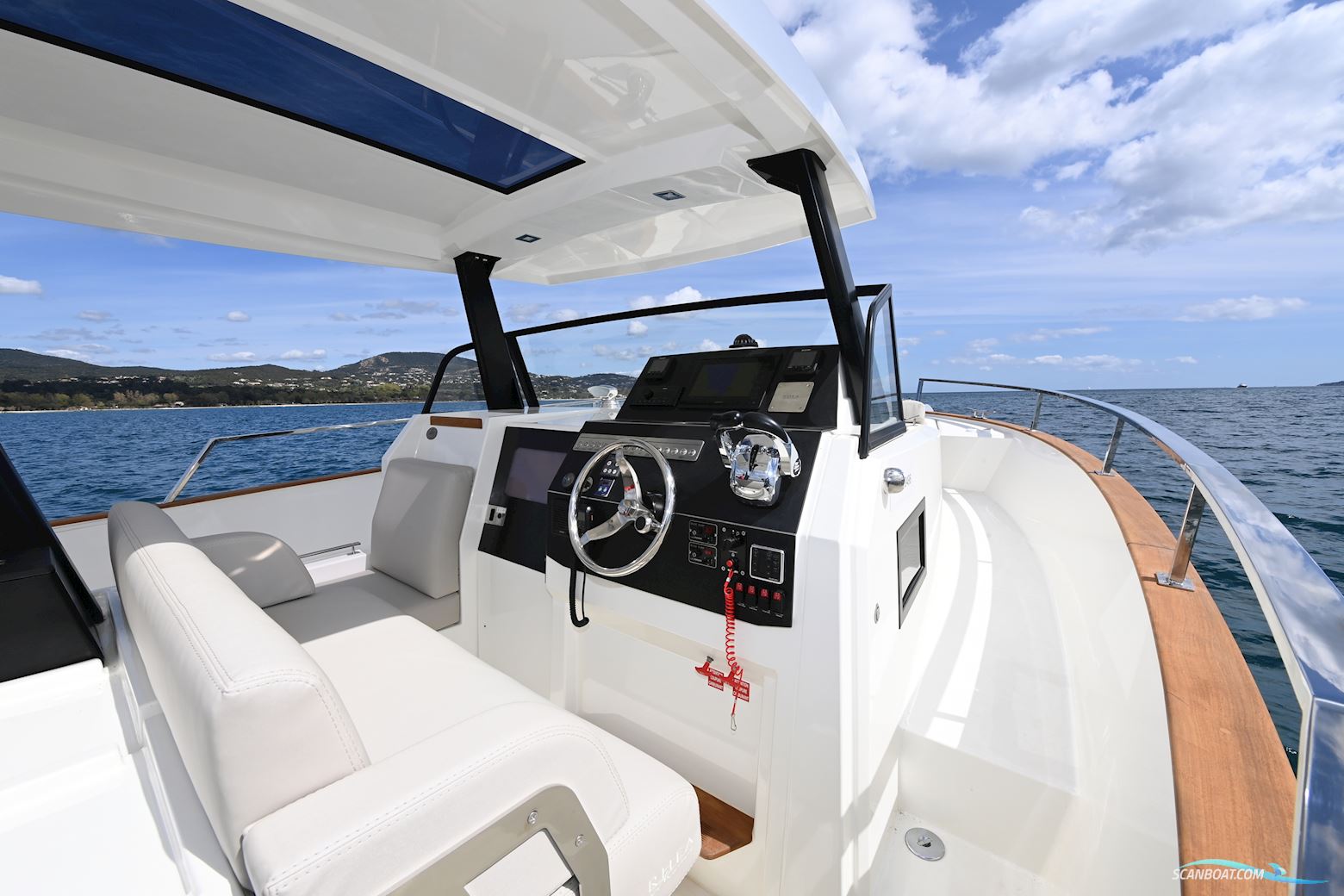 Rhéa 32 Open