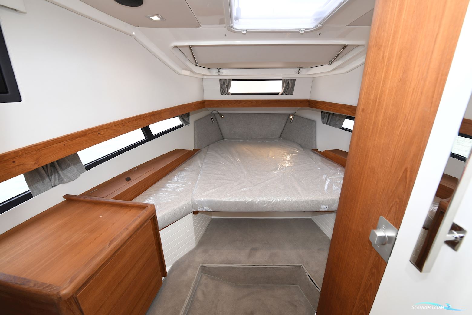 Rhéa 32 Open