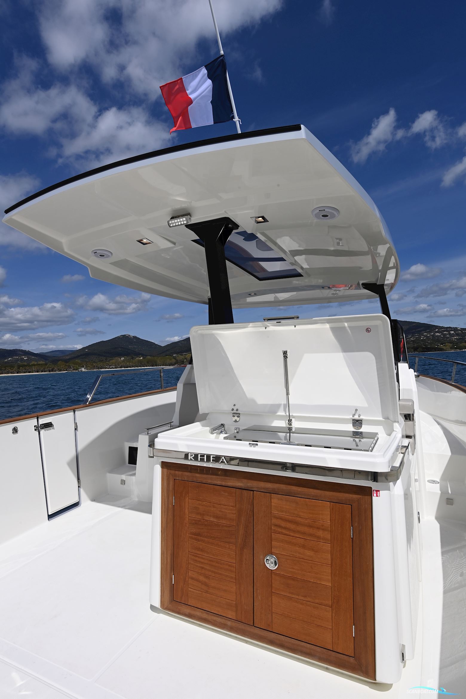 Rhéa 32 Open