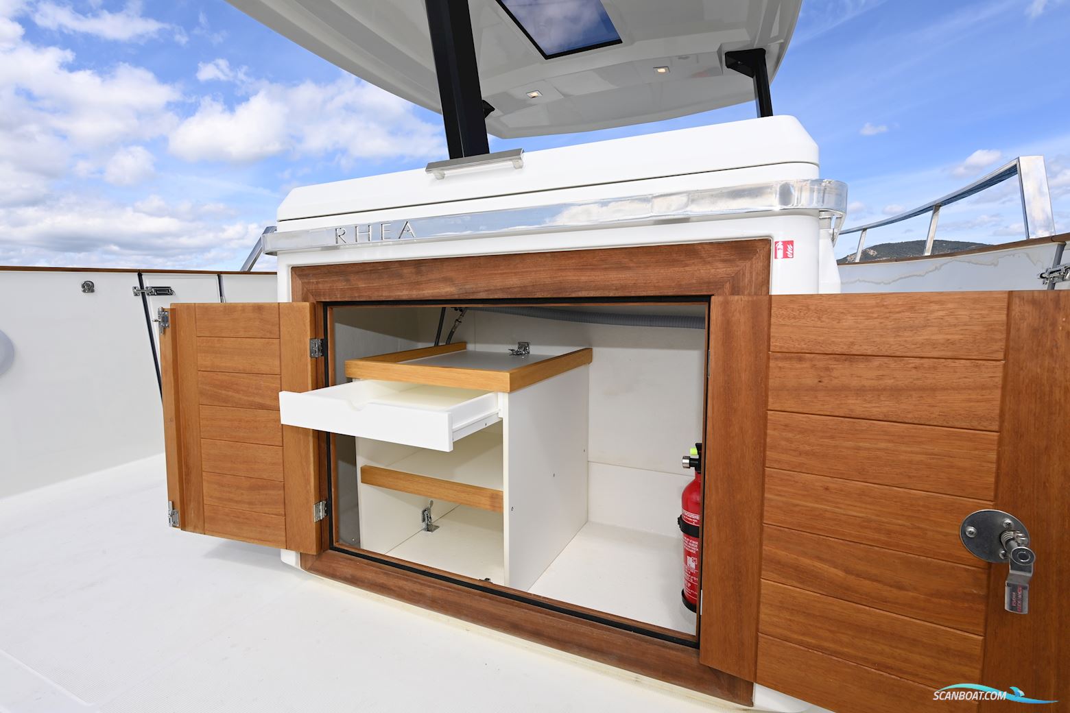 Rhéa 32 Open