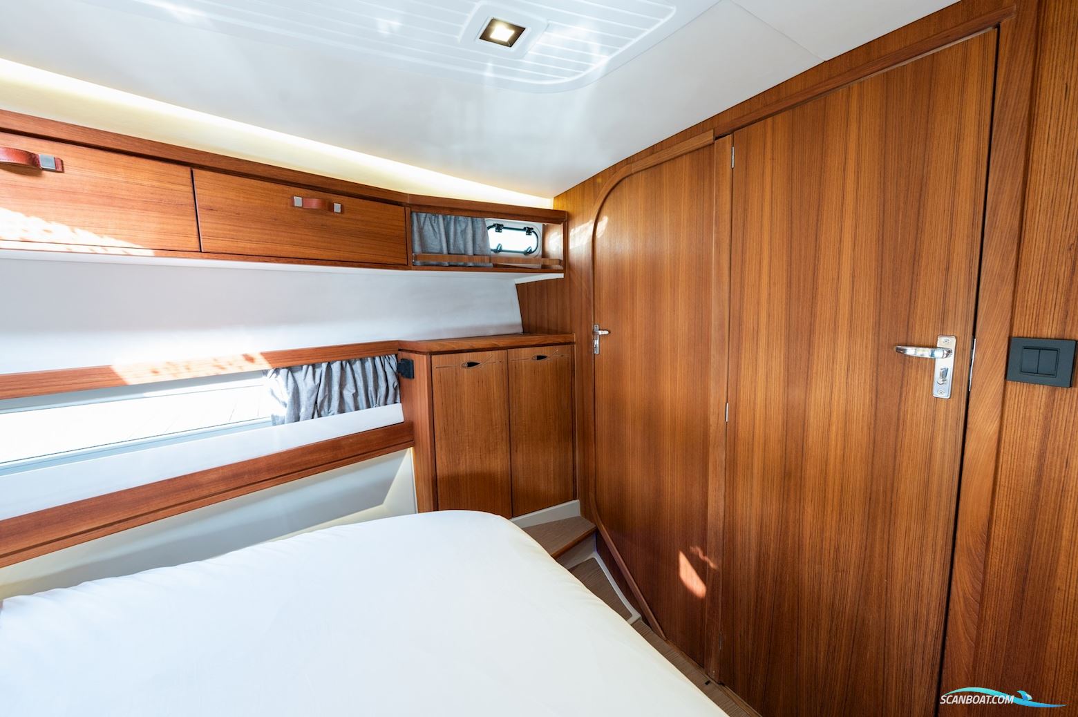 Rhéa 34 Trawler