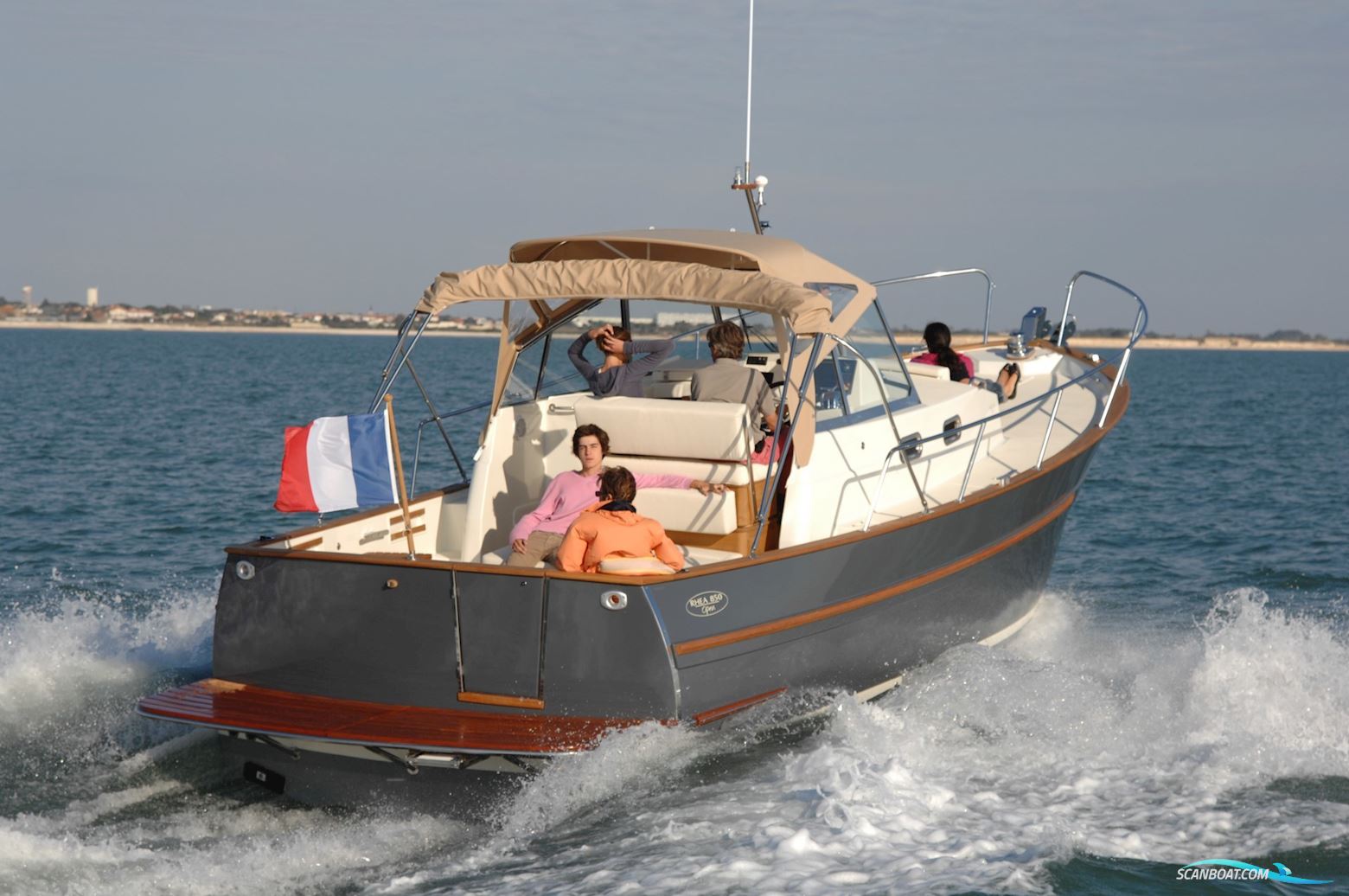 Rhéa 850 Open