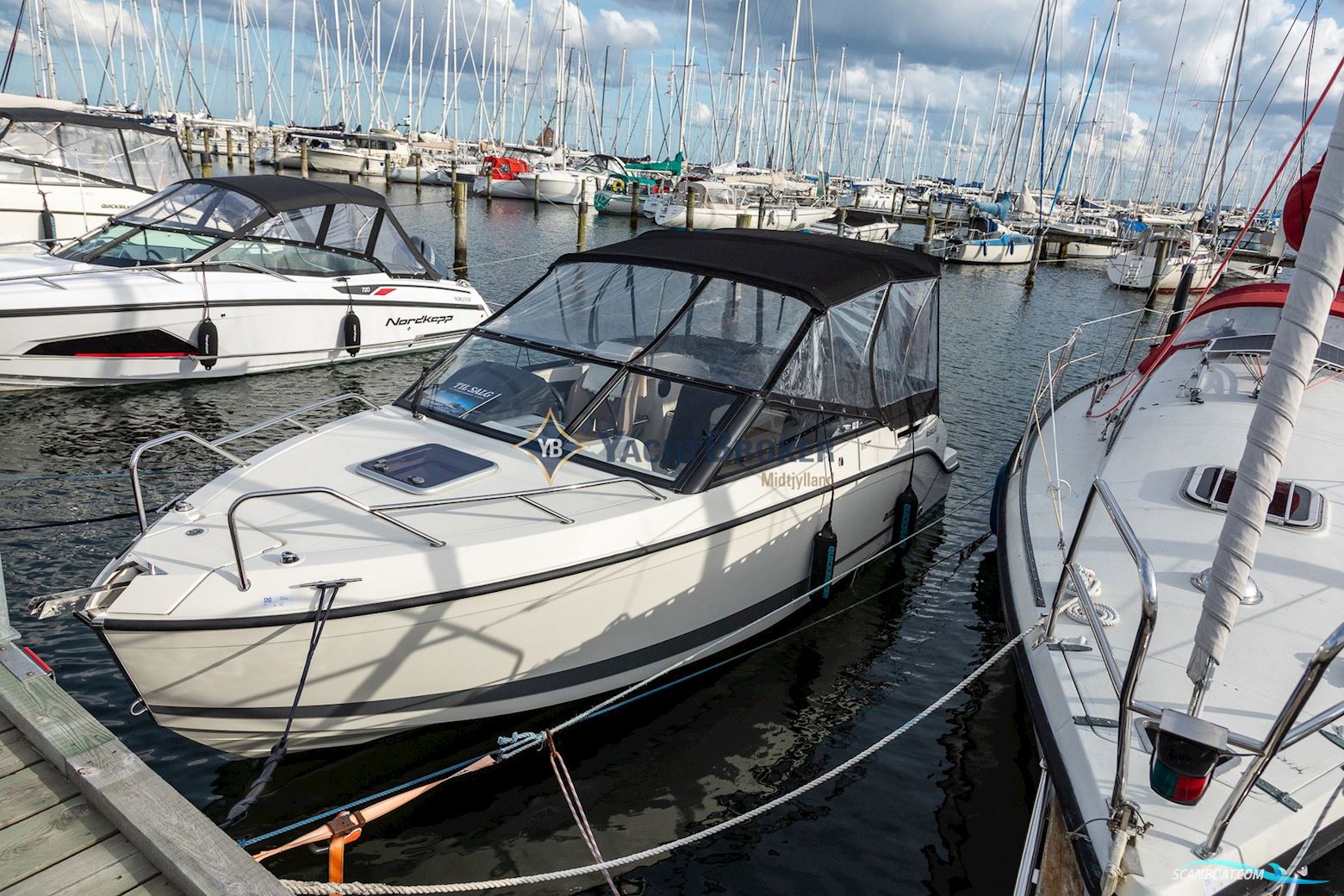 Rigtig fin Quicksilver 675 Activ Cruiser Motorboat 2022, with Mercury F150 EFI EXLPT engine, Denmark