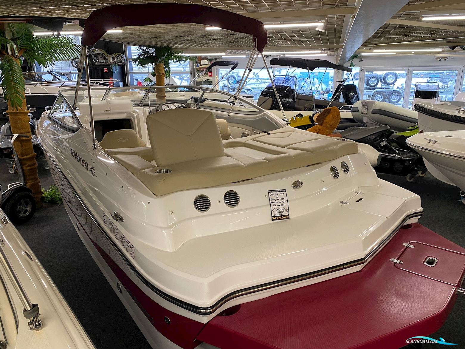 Rinker 220 Captiva Mtx Cuddy