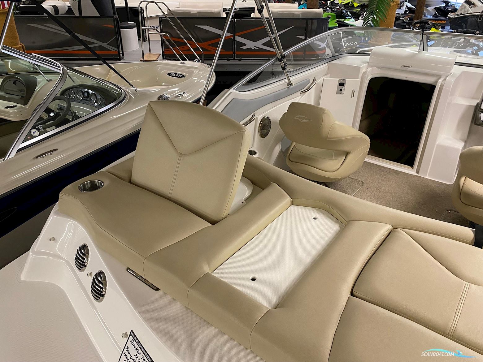 Rinker 220 Captiva Mtx Cuddy