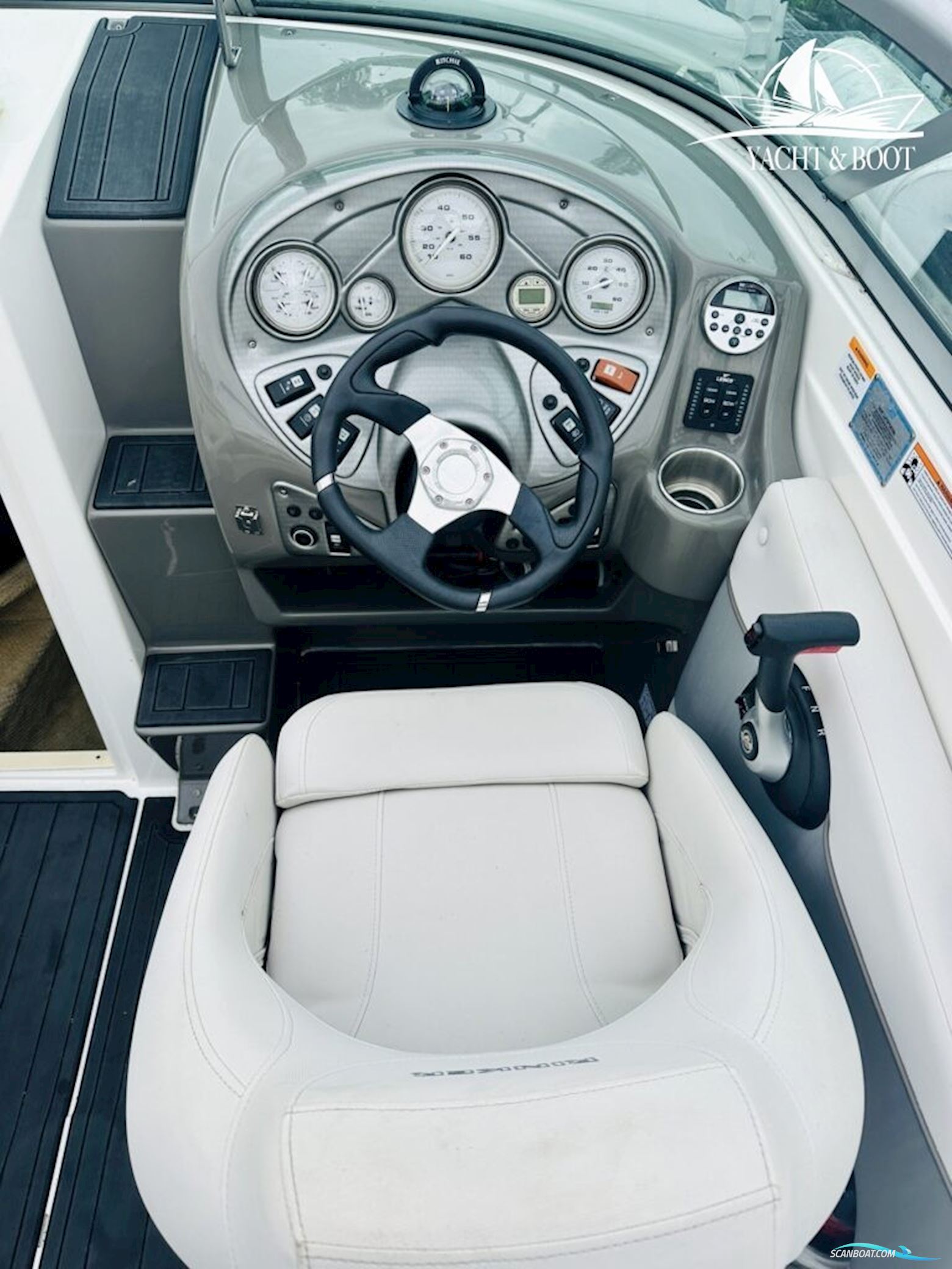 Rinker 246 Captiva