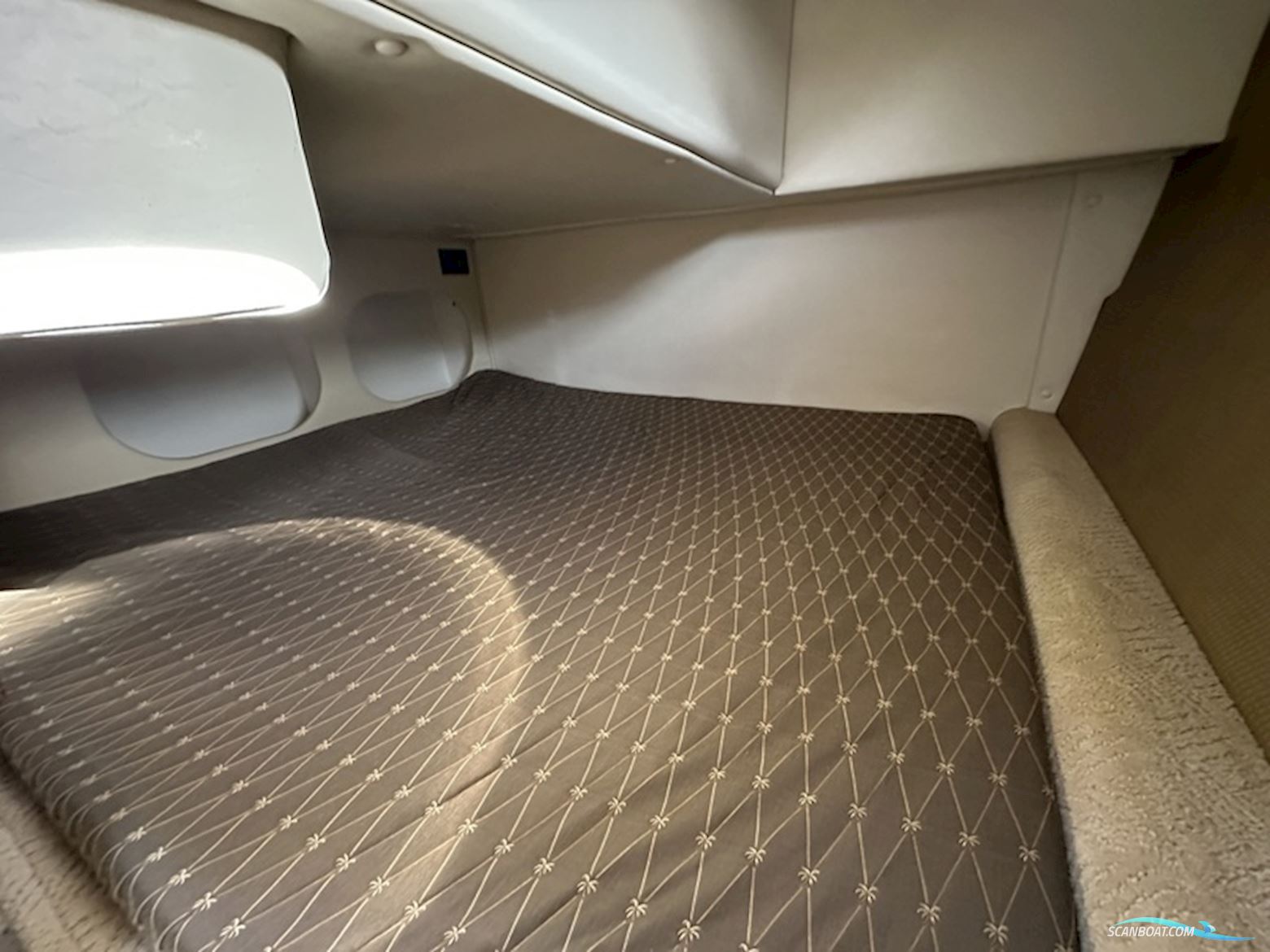 Rinker 260 express cruiser