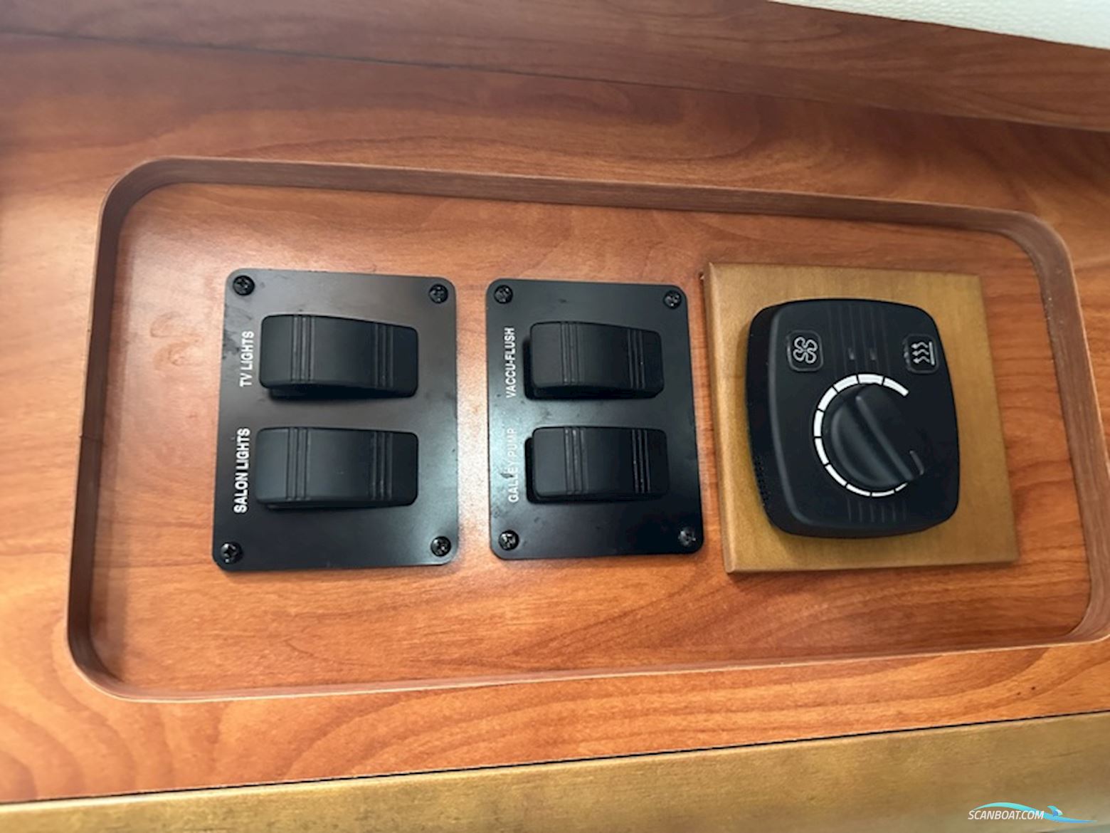 Rinker 260 express cruiser