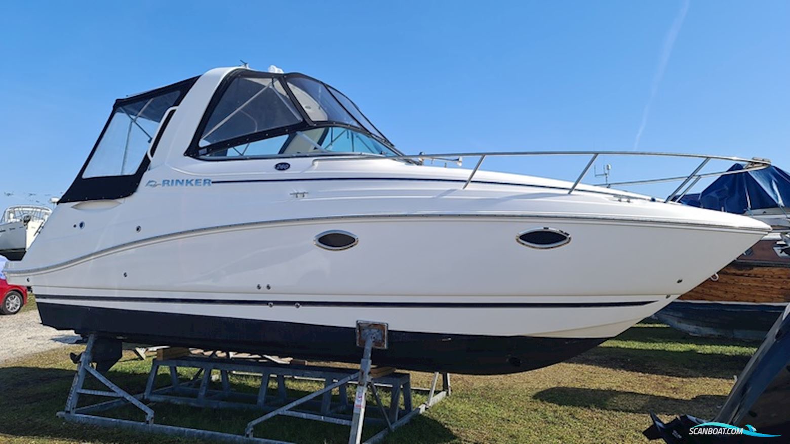 Rinker 260 express cruiser