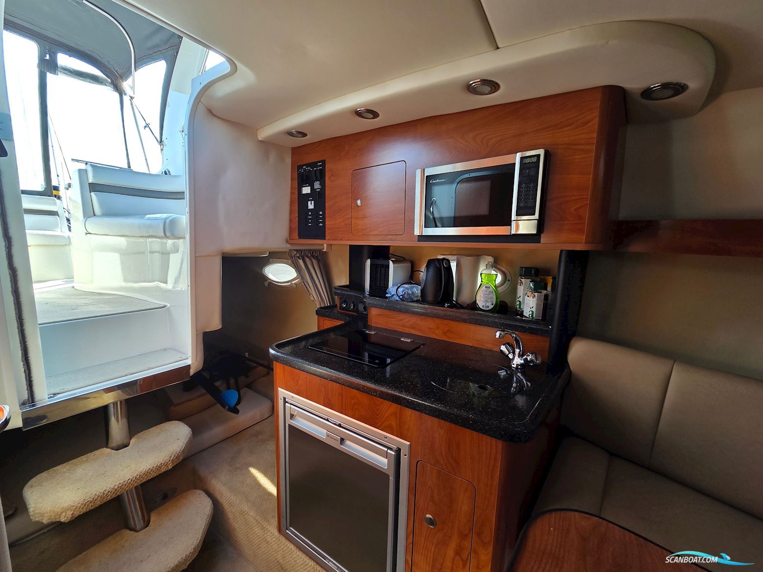 Rinker 260 Express Cruiser