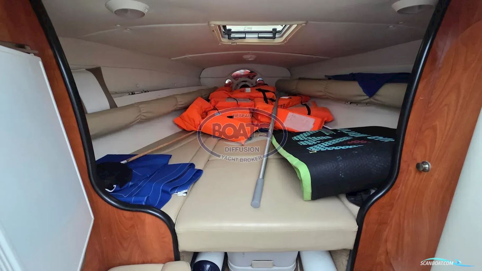 Rinker 262 Captiva Cuddy