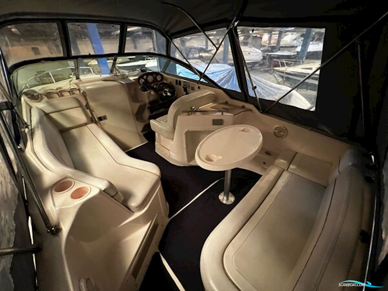 Rinker 27 Fiesta Vee, Volvo Penta 5.7 (Ferskvandskølet)