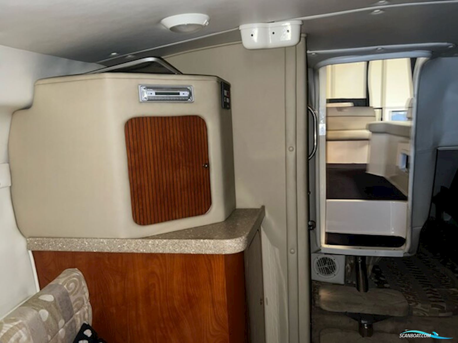 Rinker 27 Fiesta Vee, Volvo Penta 5.7 (Ferskvandskølet)