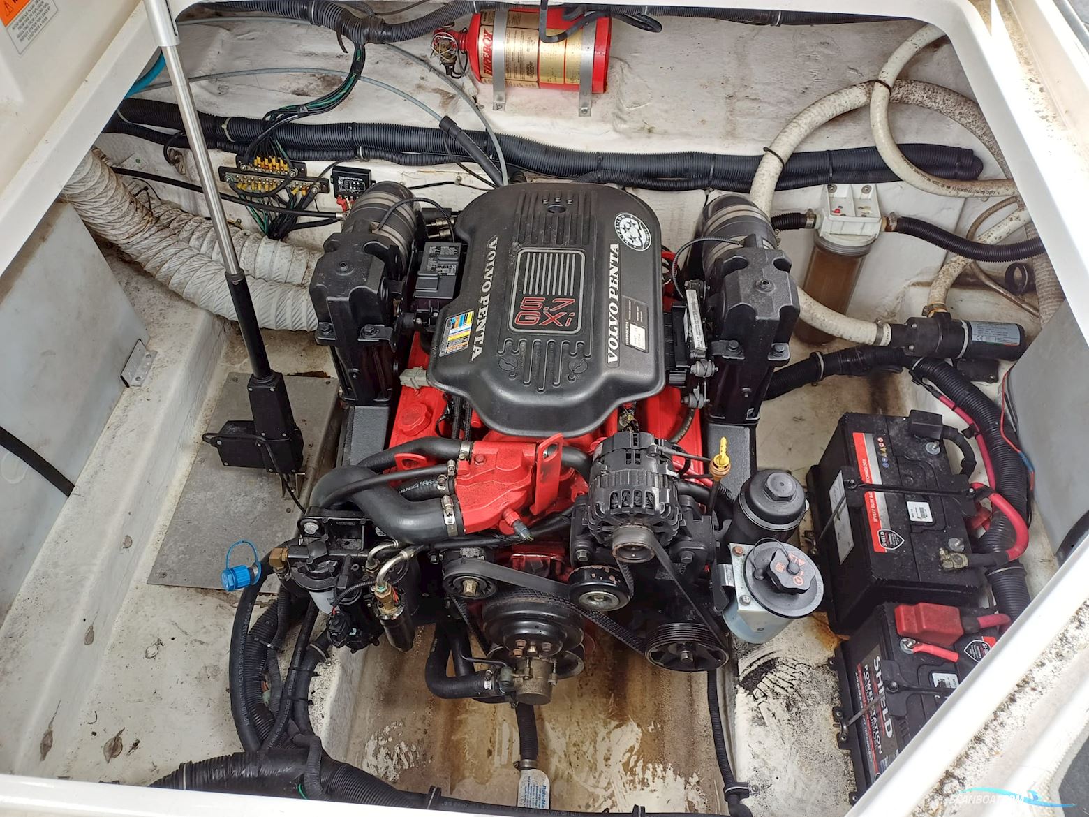 Rinker 280 Cabin Cruiser