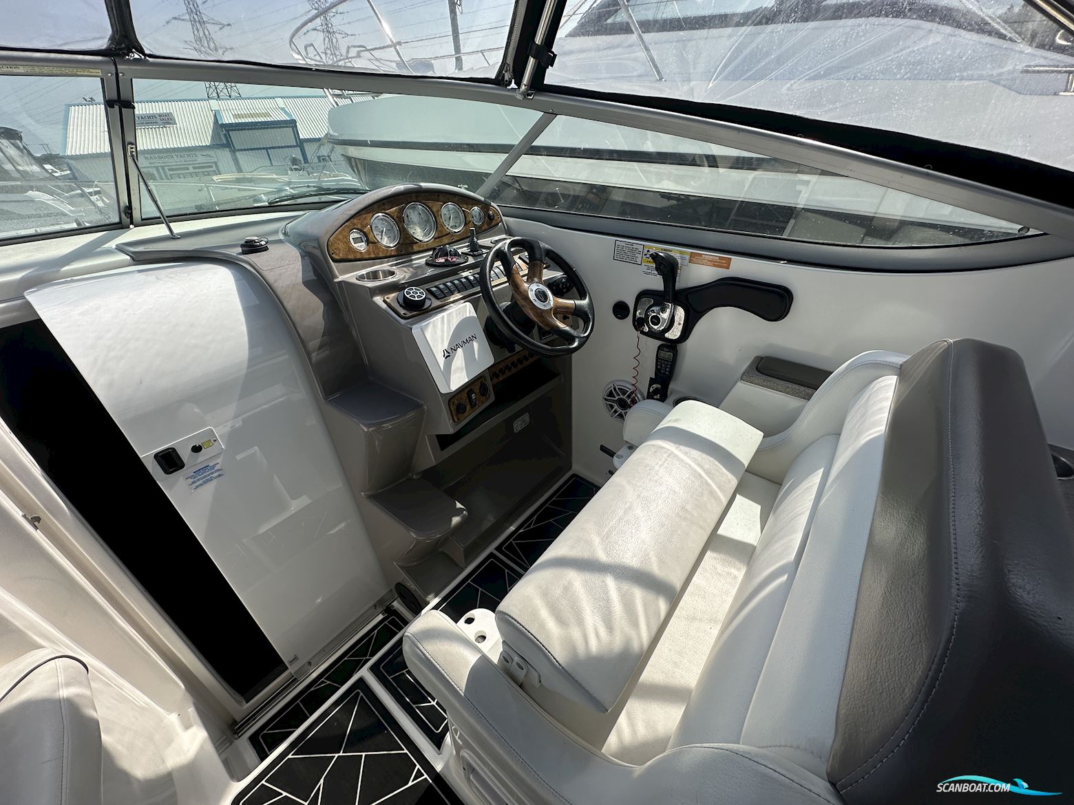 Rinker 280 Cabin Cruiser