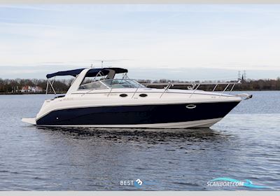 Rinker 342 Fiesta Vee Motorboat 2002, with MerCruiser is een merk van inboard- en sterndrive-motoren van de Amerikaanse fabrikant Mercury Marine. Ze staan bekend om betrouwbare, krachtige moto engine, The Netherlands