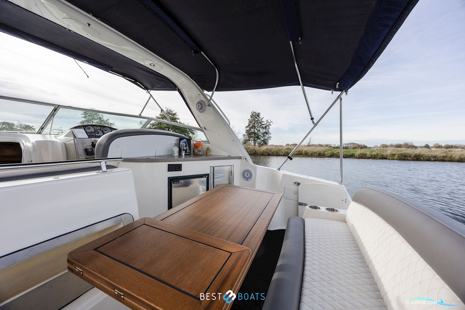 Rinker 342 Fiesta Vee