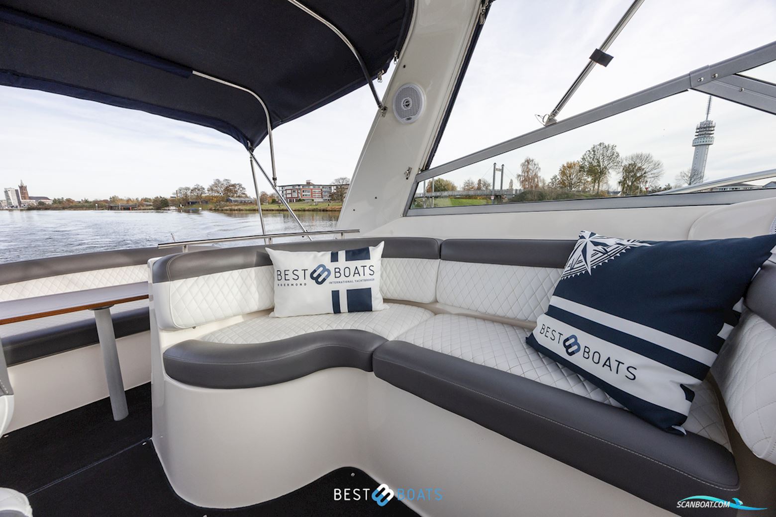 Rinker 342 Fiesta Vee