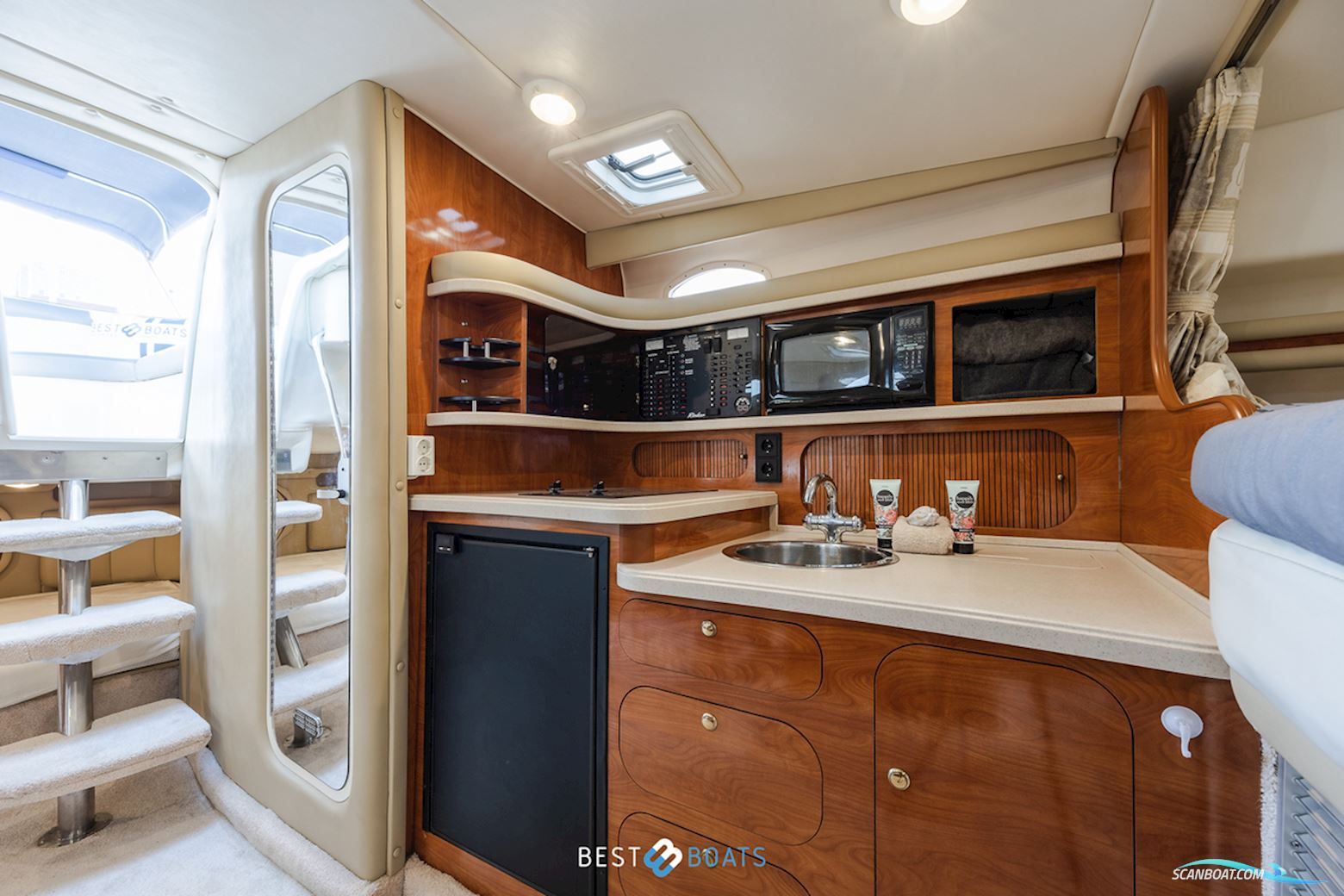 Rinker 342 Fiesta Vee