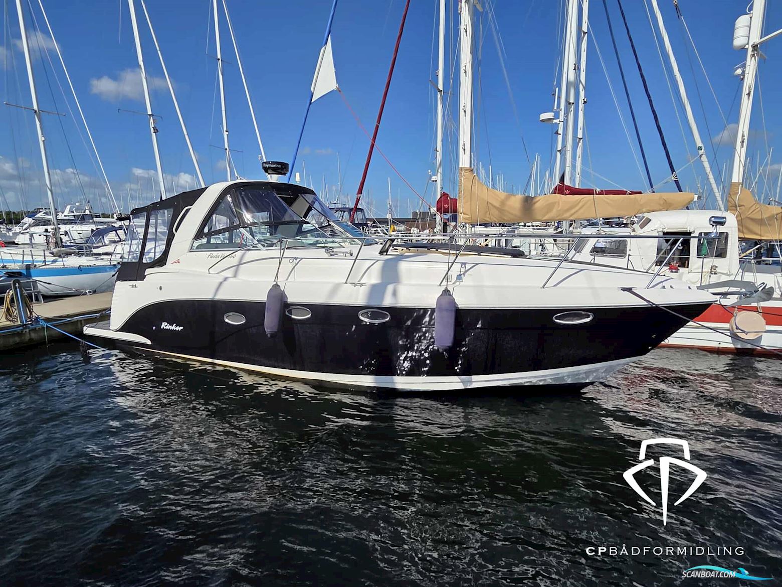 Rinker 360 Fiesta Vee
