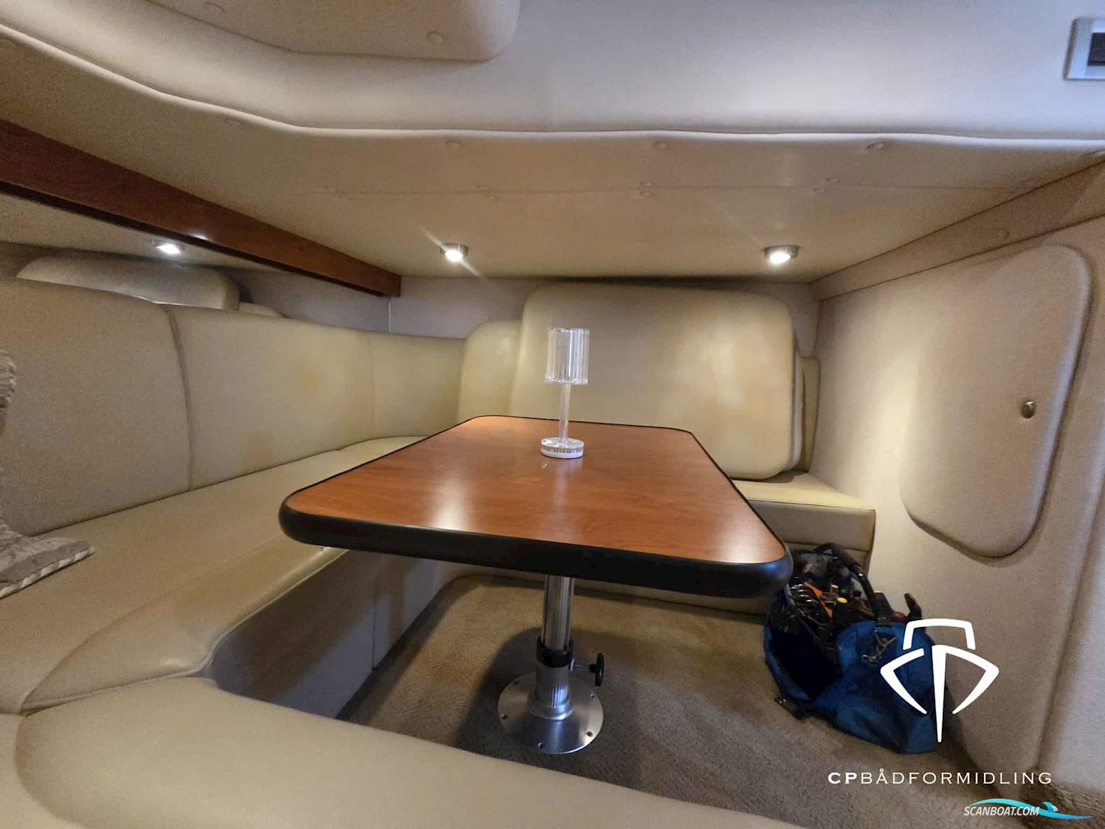 Rinker 360 Fiesta Vee