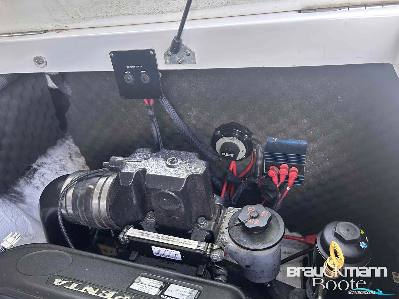 Rinker Captiva 246