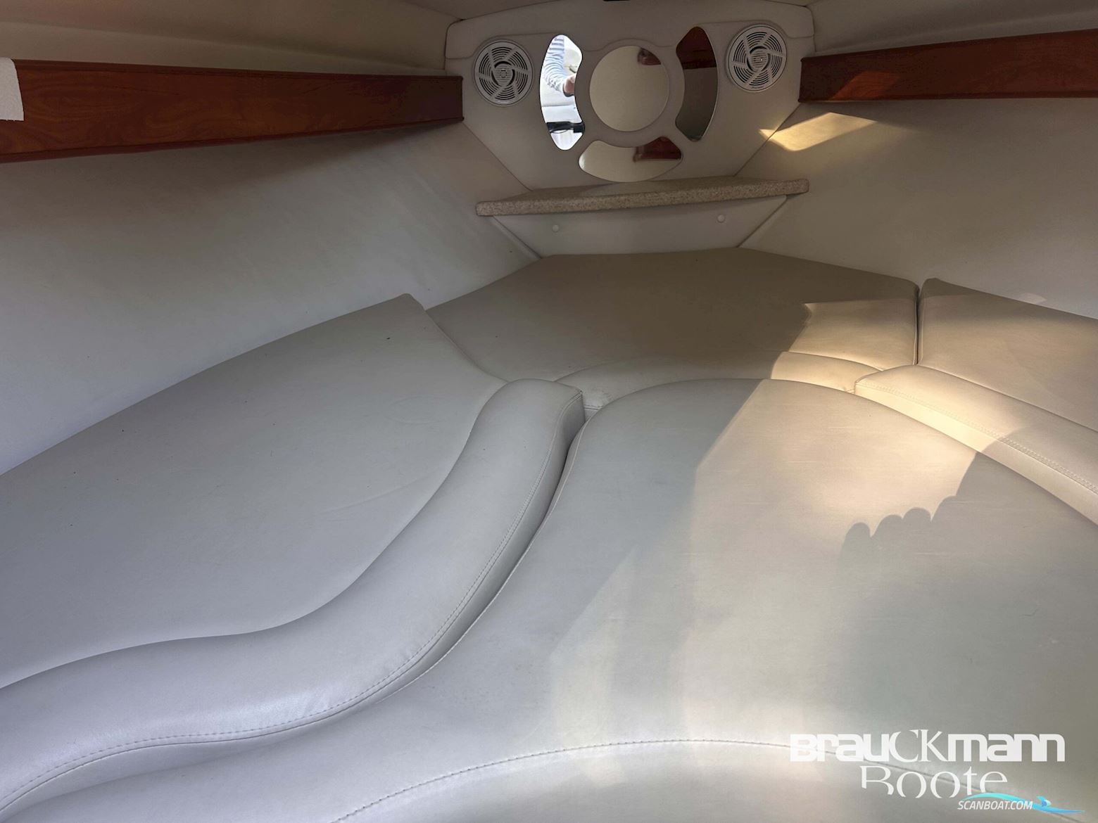 Rinker Captiva 246