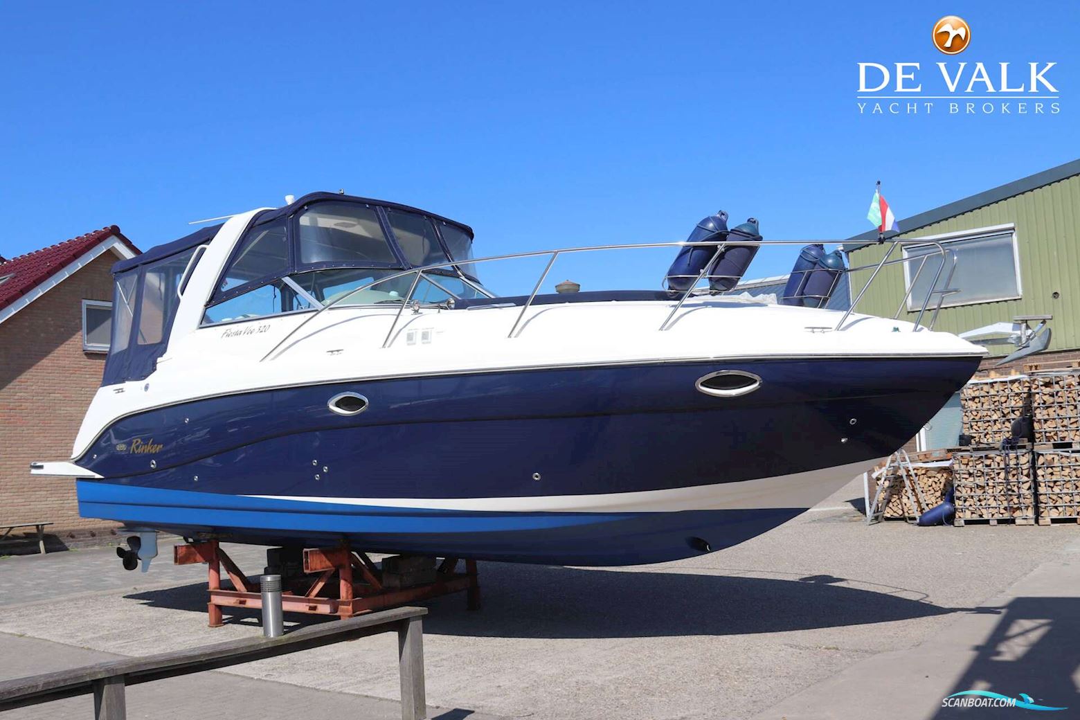 Rinker Fiesta Vee 320 Motorboat 2006, with Volvo Penta engine, The Netherlands
