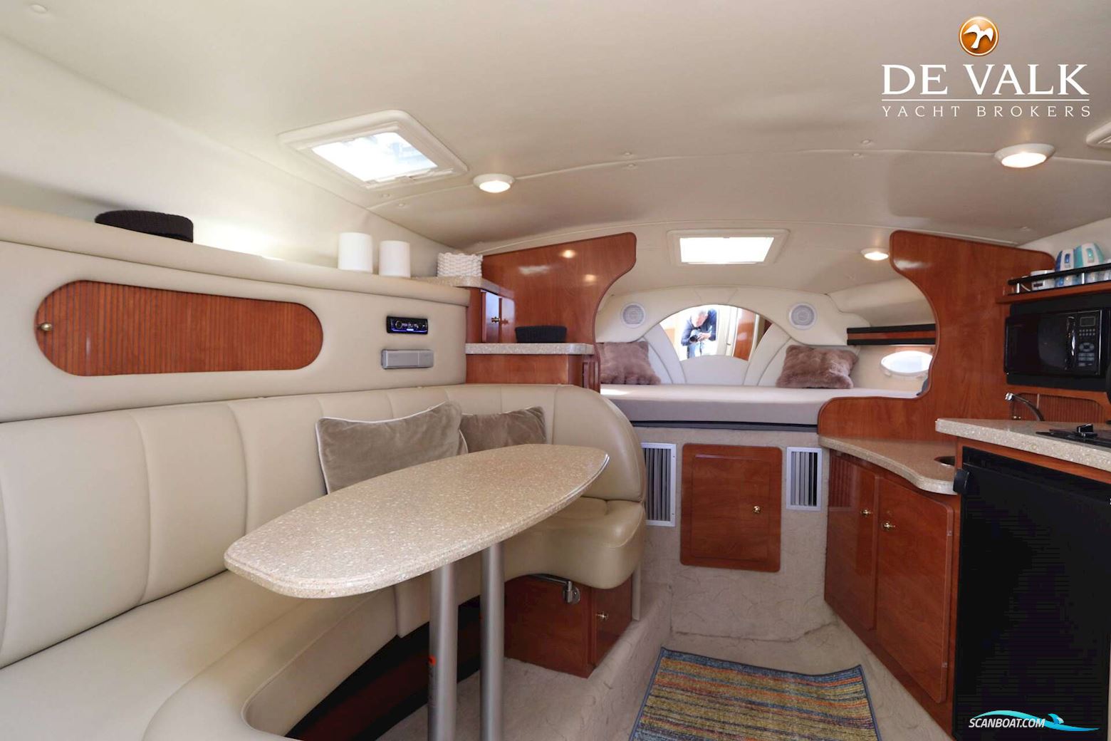 Rinker Fiesta Vee 320