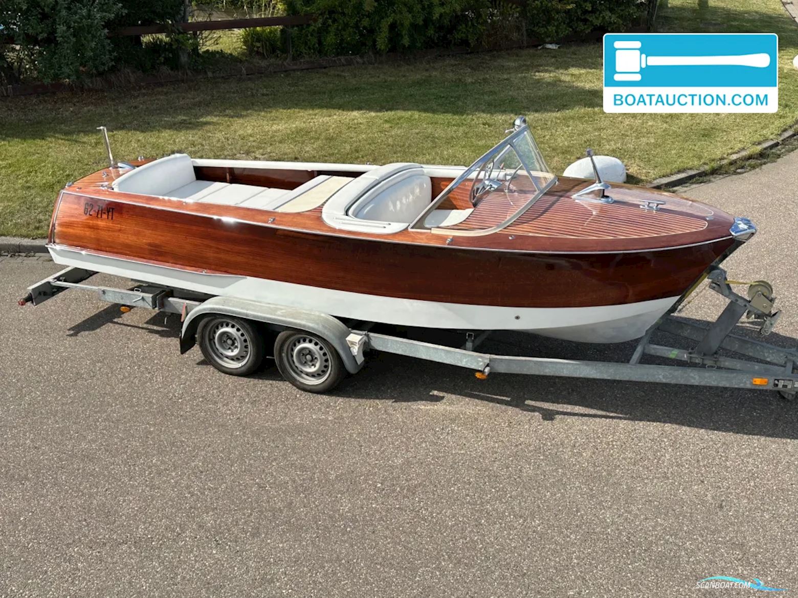 Rio Bonito Motorboat 1964, with Chris Craft engine, The Netherlands