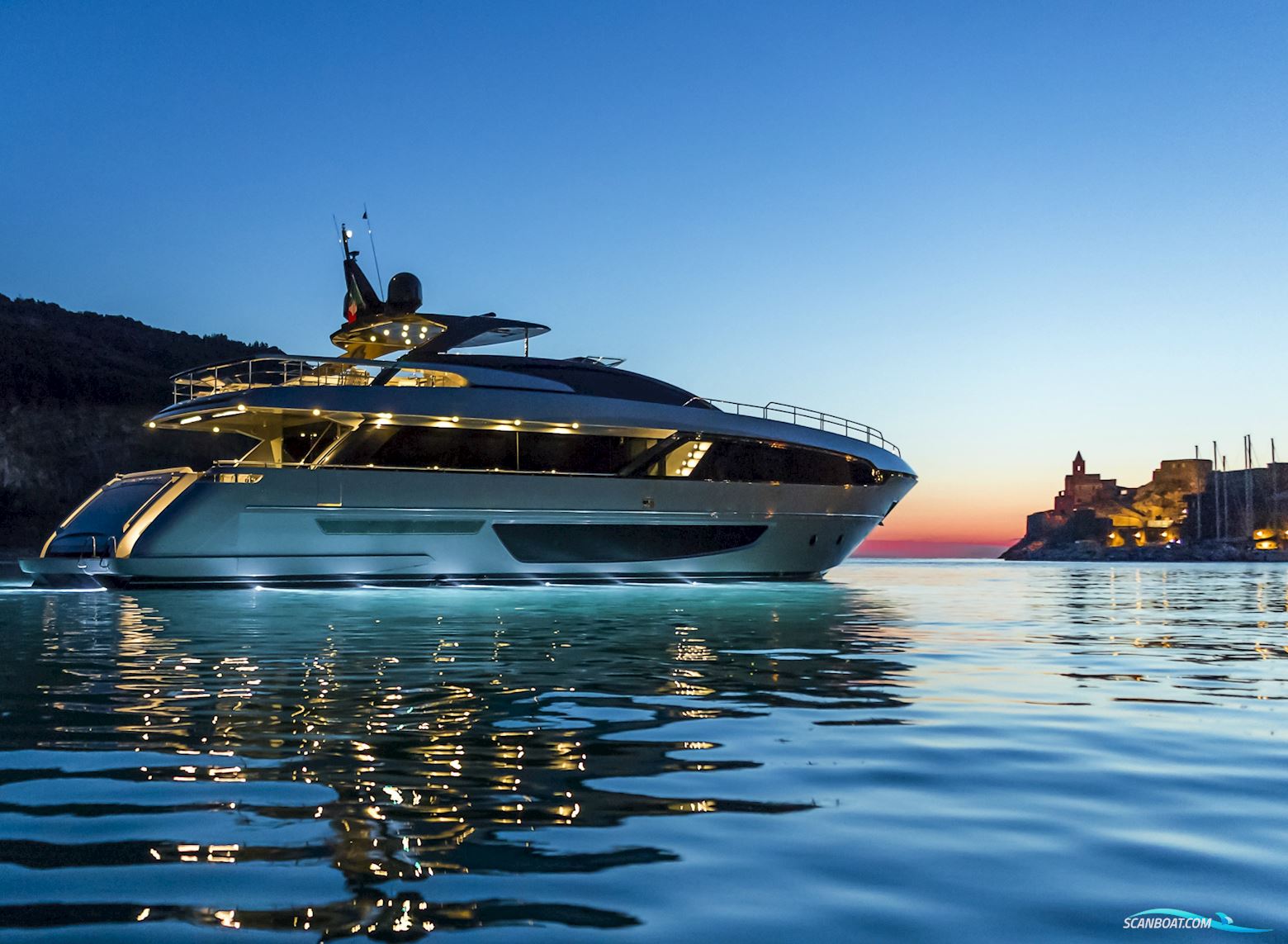 Riva 100′ Corsaro