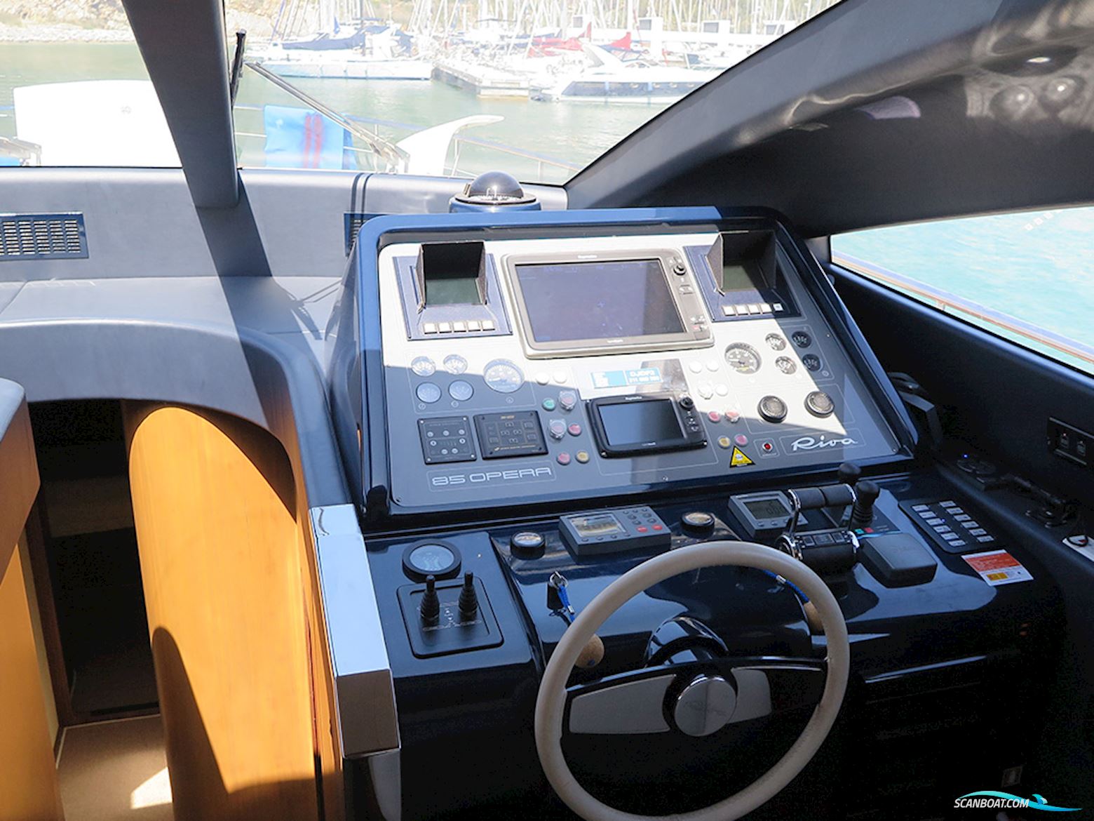 Riva 85 Opera