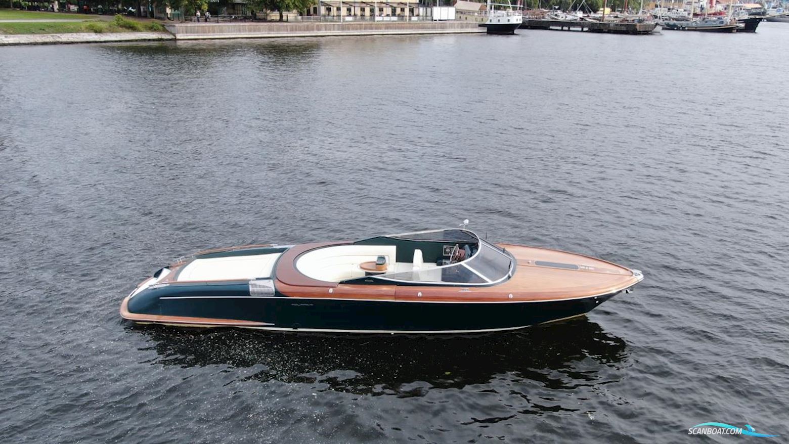 Riva AQUA 33