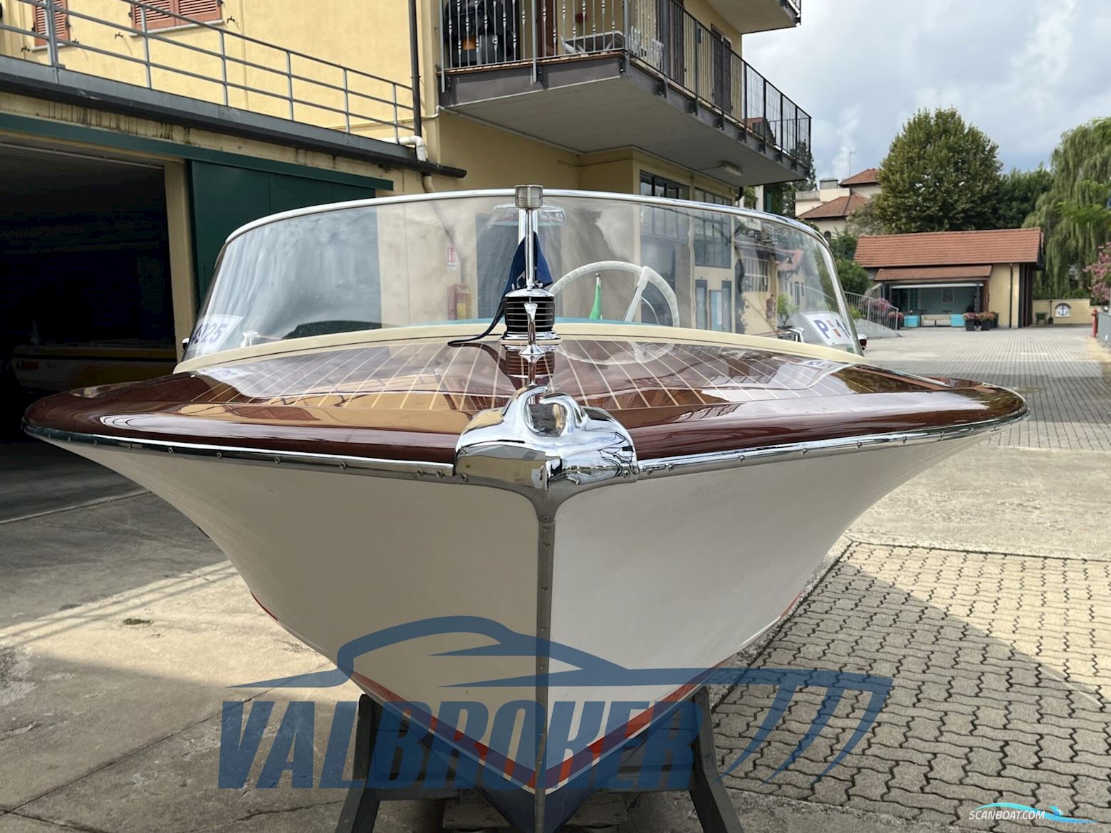 Riva Junior
