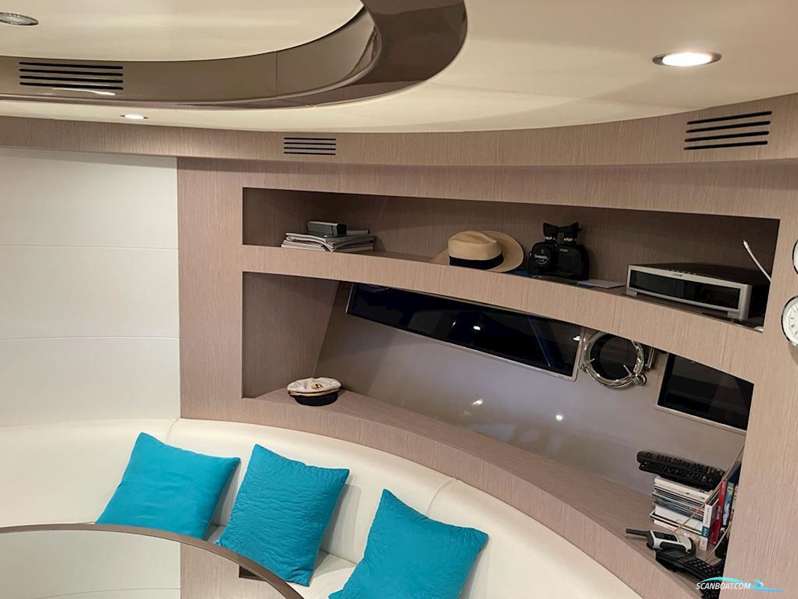Riva le 52