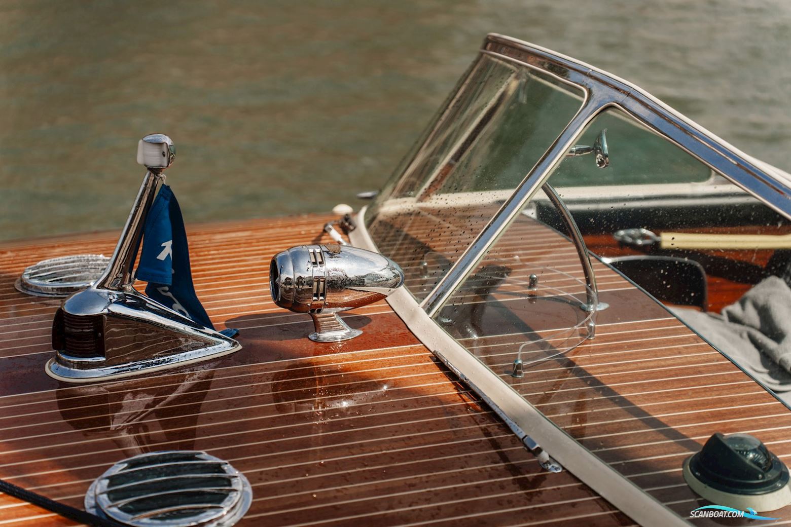 Riva Tritone