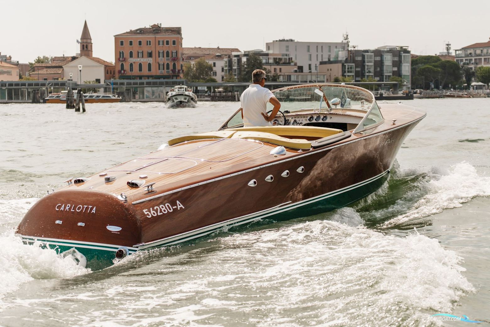 Riva Tritone